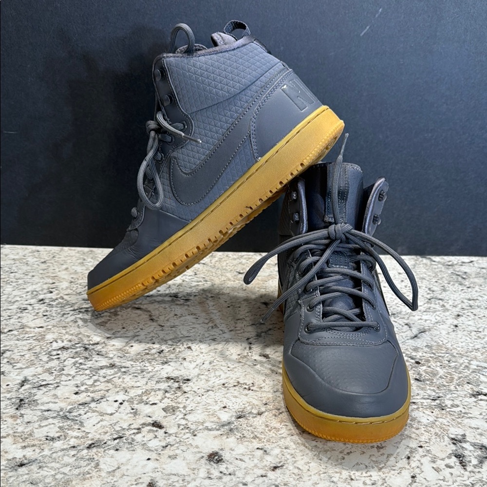 Nike Court Borough Mid Winter Grey, Men’s Size 10.5.